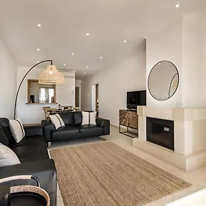 Luxurious First Floor Sleeps 4 Apartamento